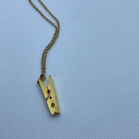 💛 Gold Plated Clothes Pin Necklace - Picture 3 of 5